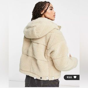 COLUMBIA SHERPA JACKET. NEW